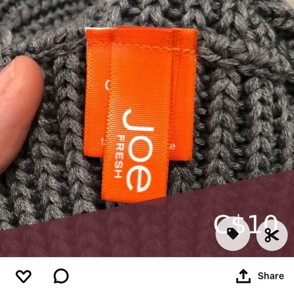 I’m looking for this scarf. PLEASE SHARE ♥️ - Picture 2 of 4